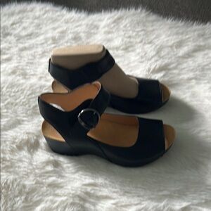 Dansko Black Sandals Comfortable Closed Toe Design